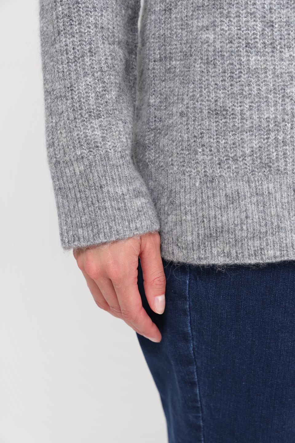 Пуловер Marc Aurel V-образный вырез серый