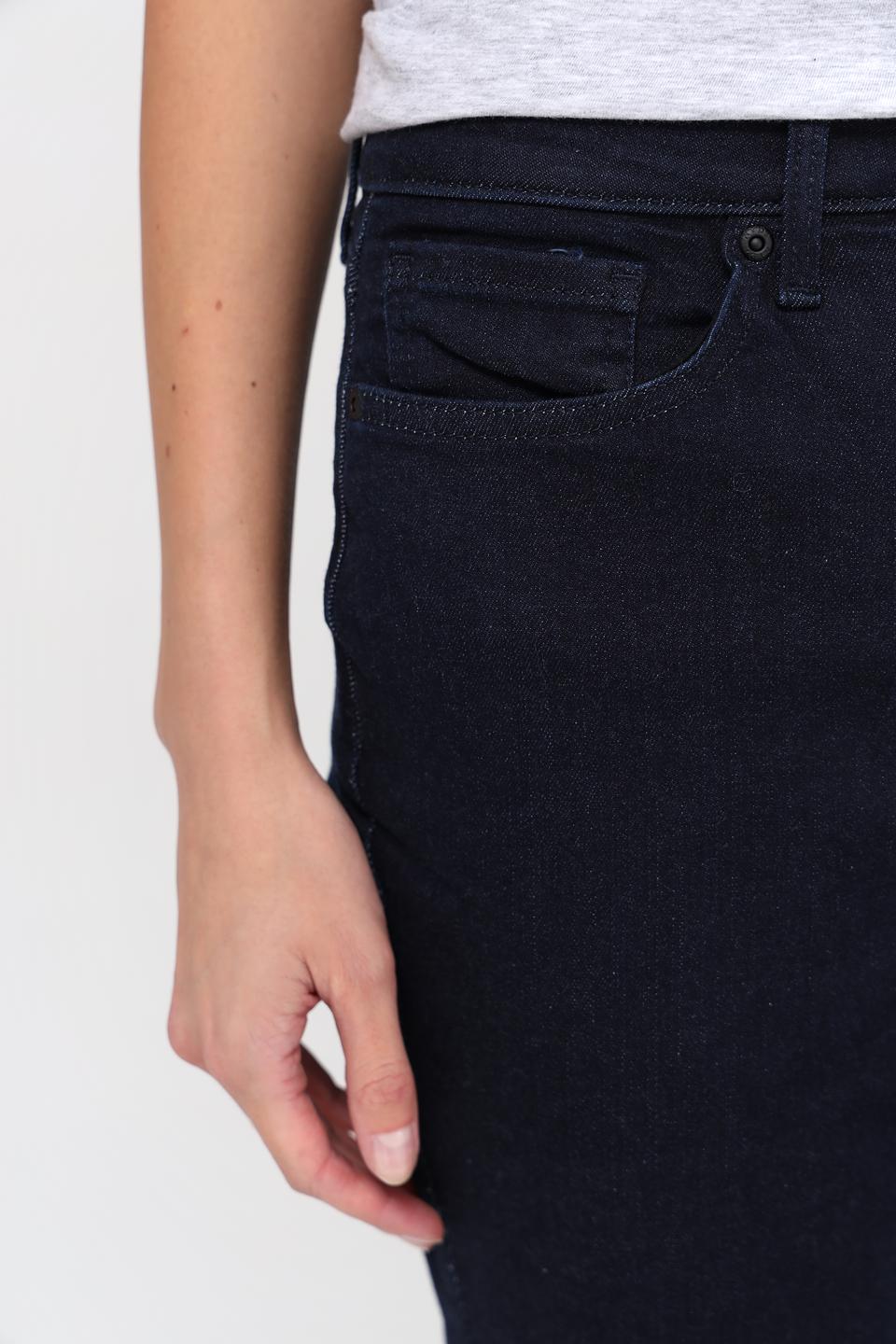 Джинсы NYDJ букле тёмно-синие