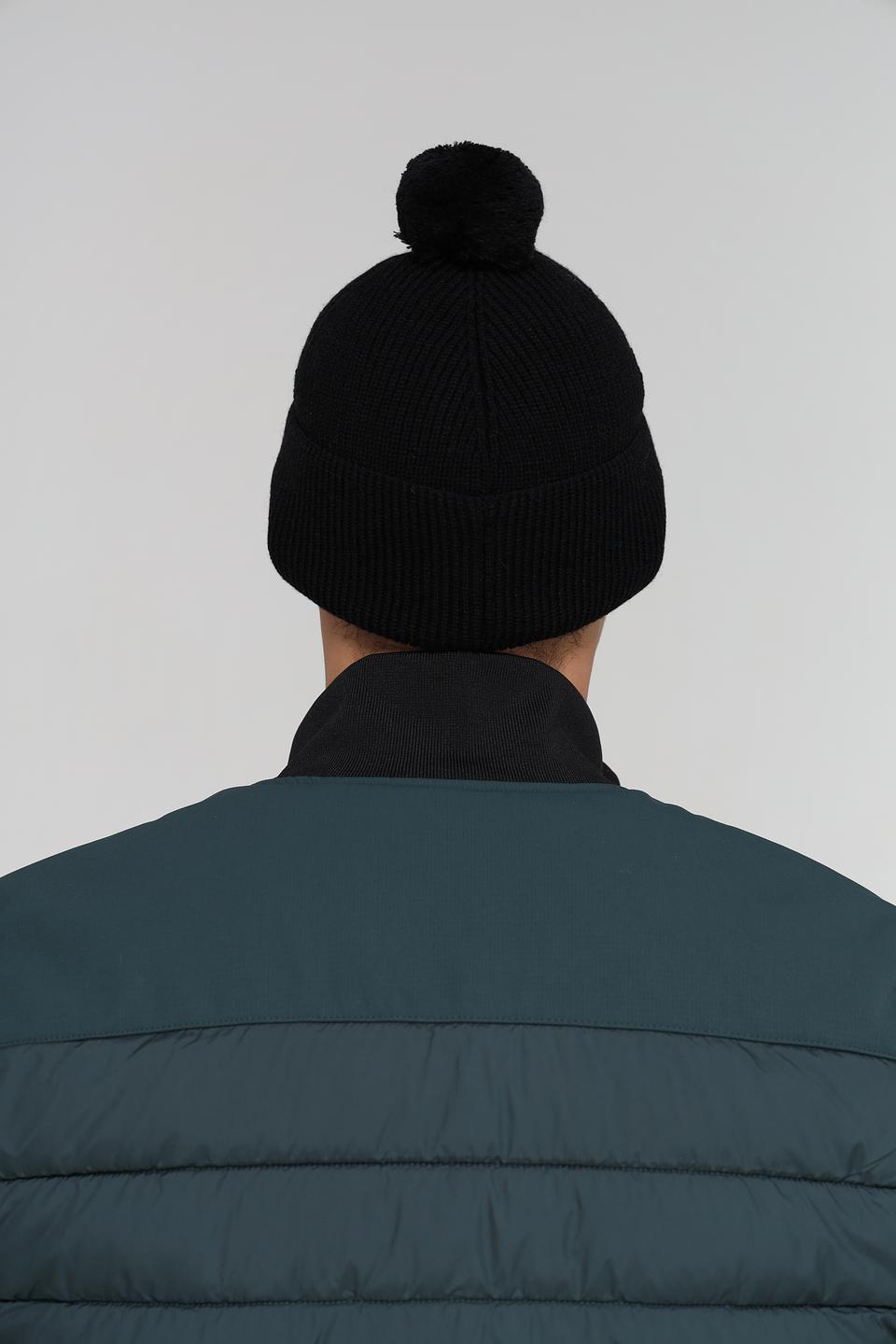 Шапка Marhatter чёрная с помпоном