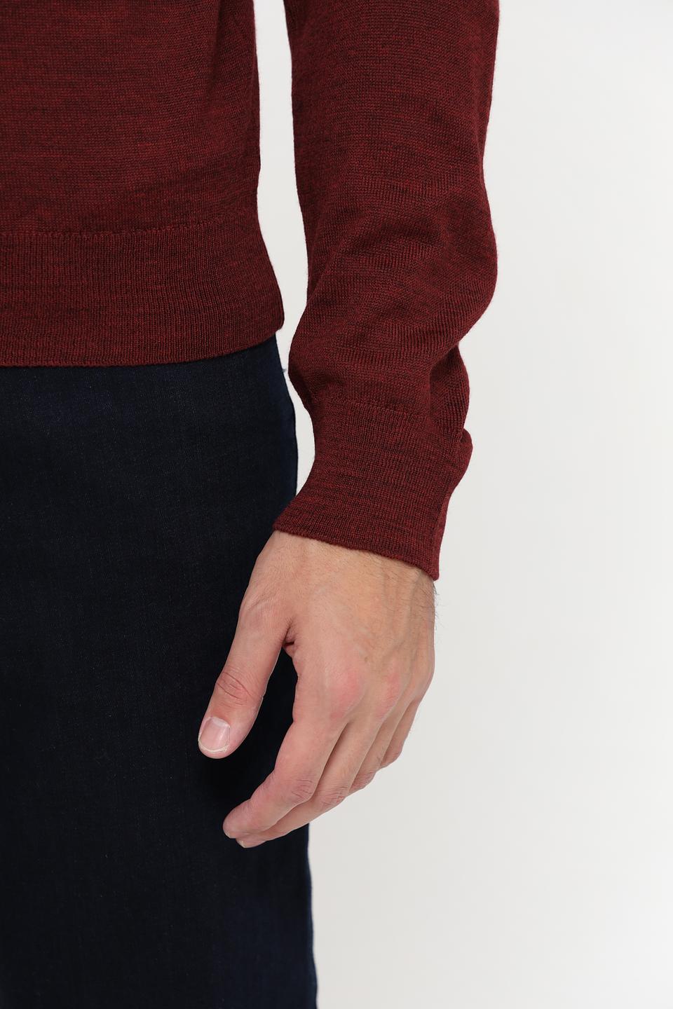 Джемпер Monte Carlo V-образный бордовый