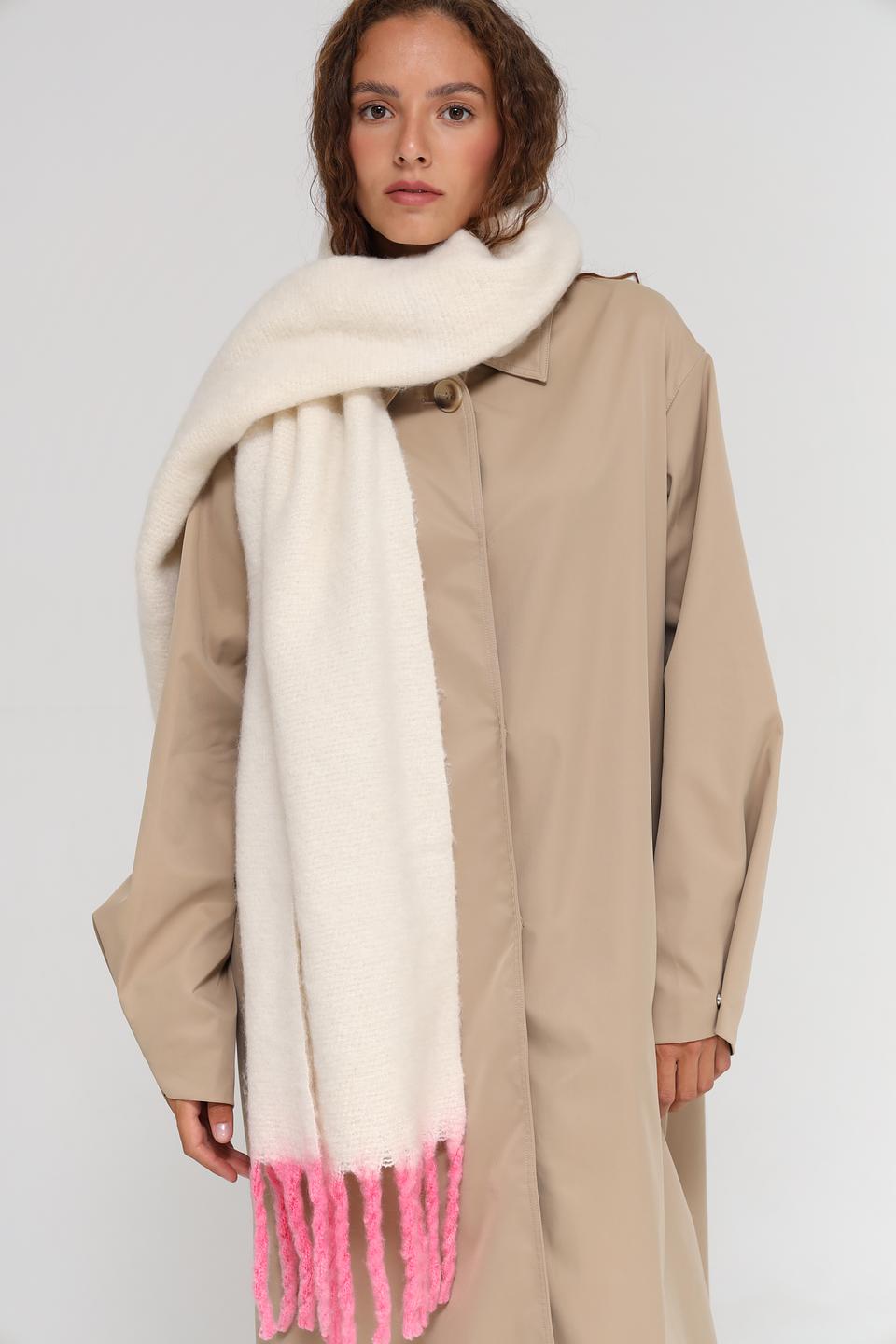 Шарф Fraas с кистями розовый