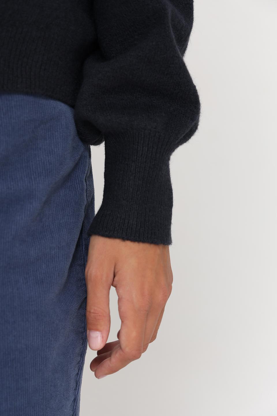 Пуловер Monari с вышивкой чёрный