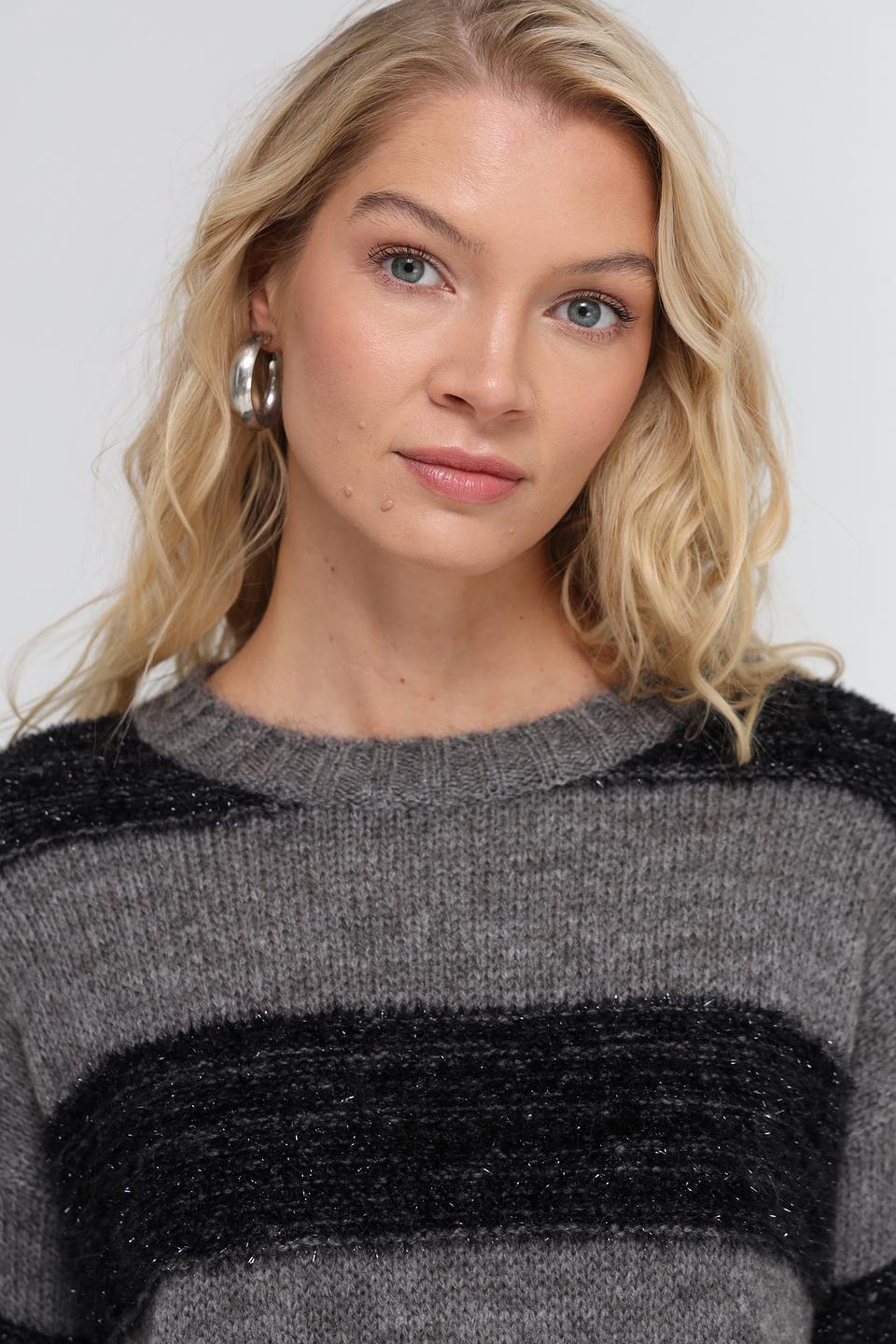 Пуловер UNQ в полоску серый