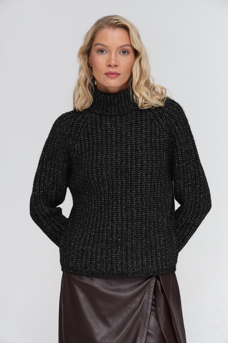 Пуловер UNQ с высоким горлом чёрный