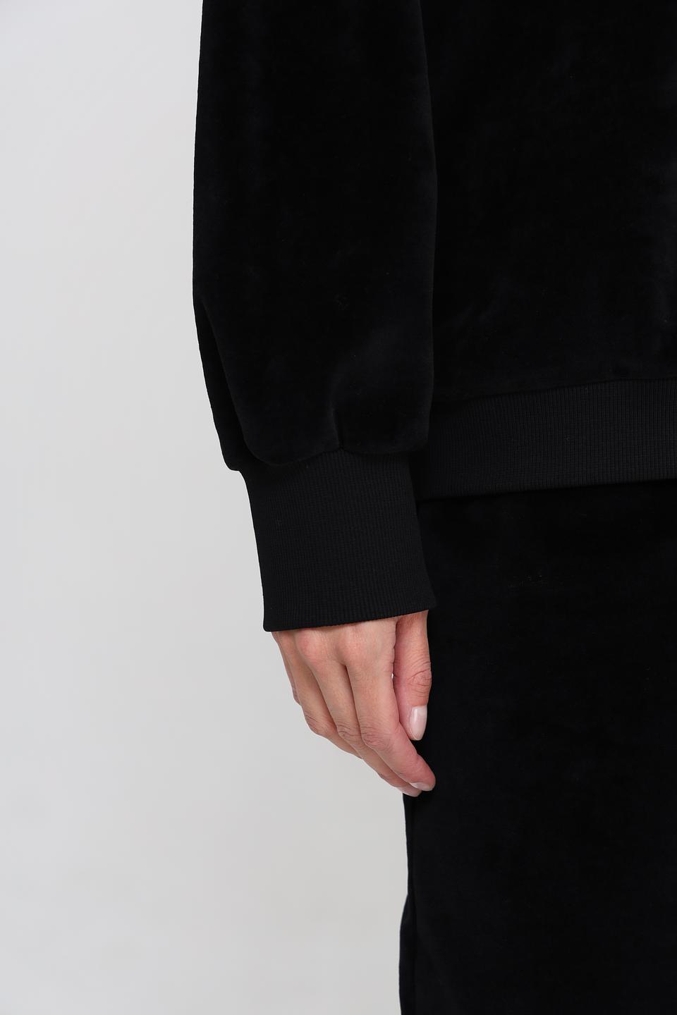 Пуловер UNQ женский черный с буквой U