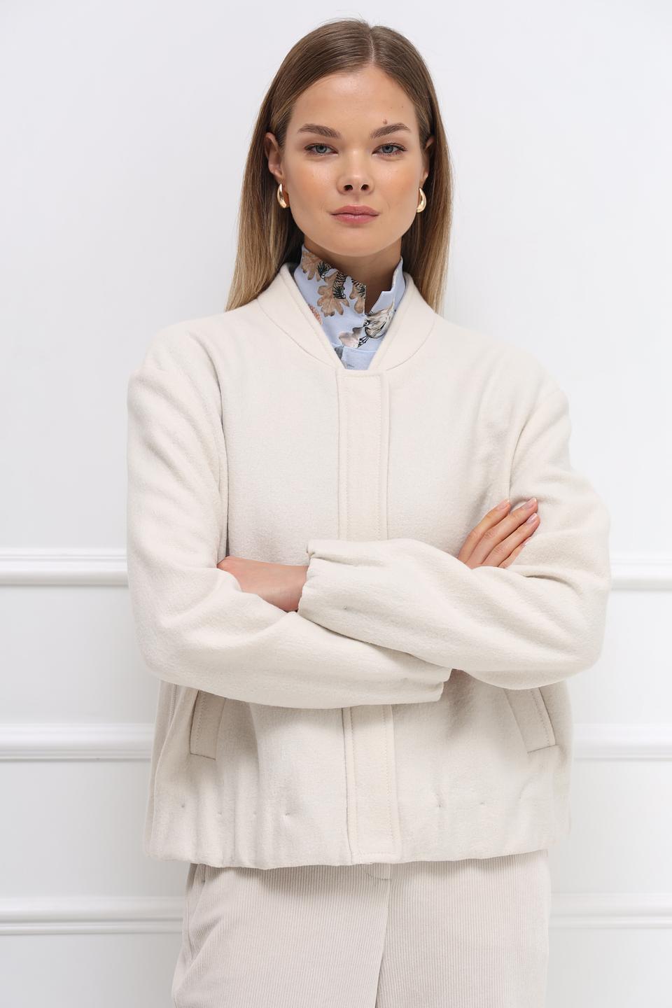 Жакет Marc Cain в стиле бомбер бежевый