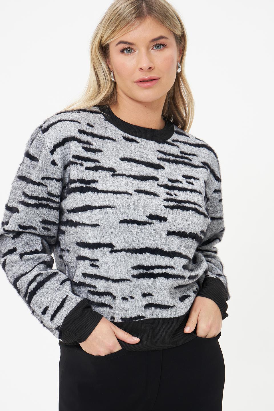Пуловер Taifun с узором "зебра"