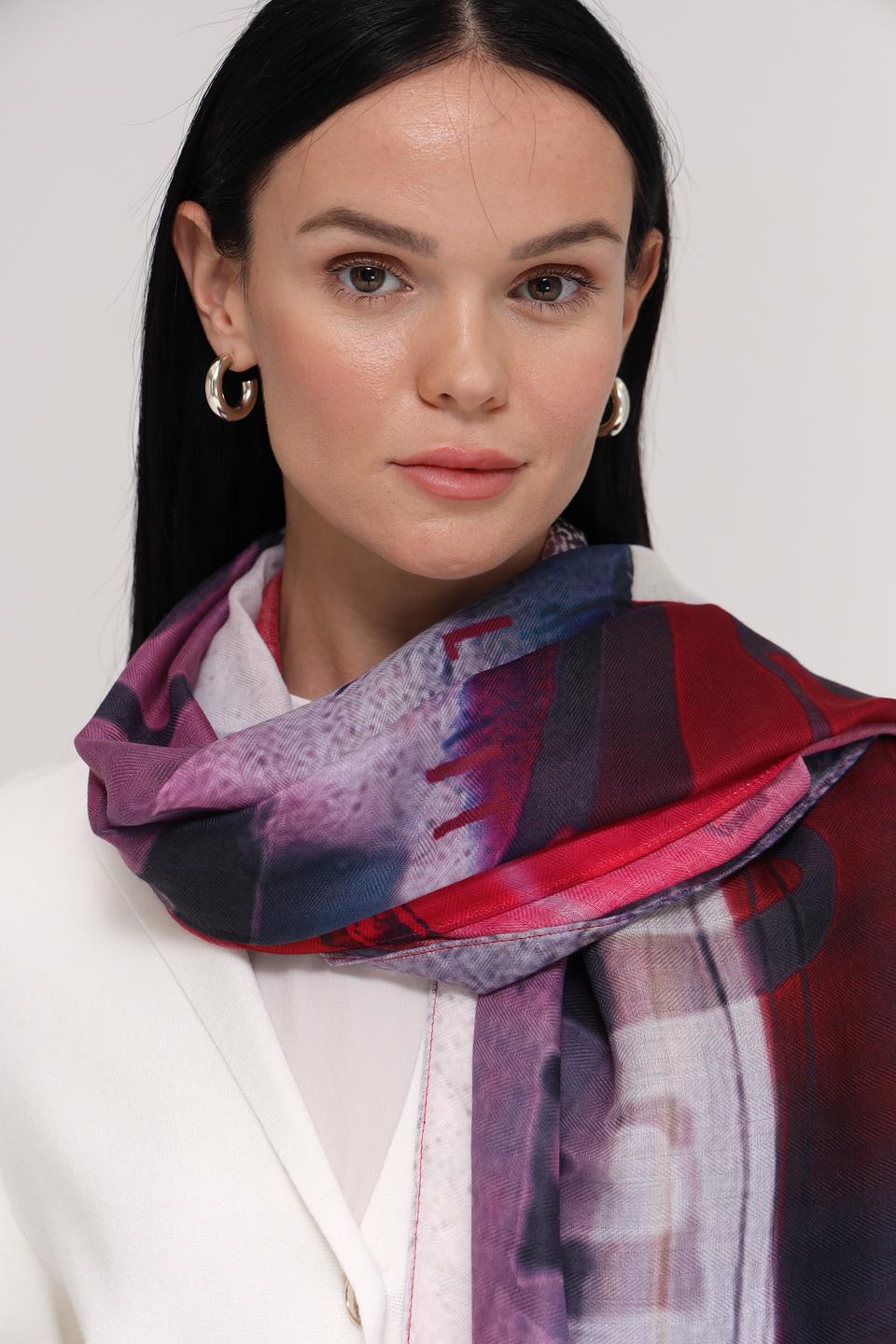 Шарф Lecomte с абстрактным рисунком