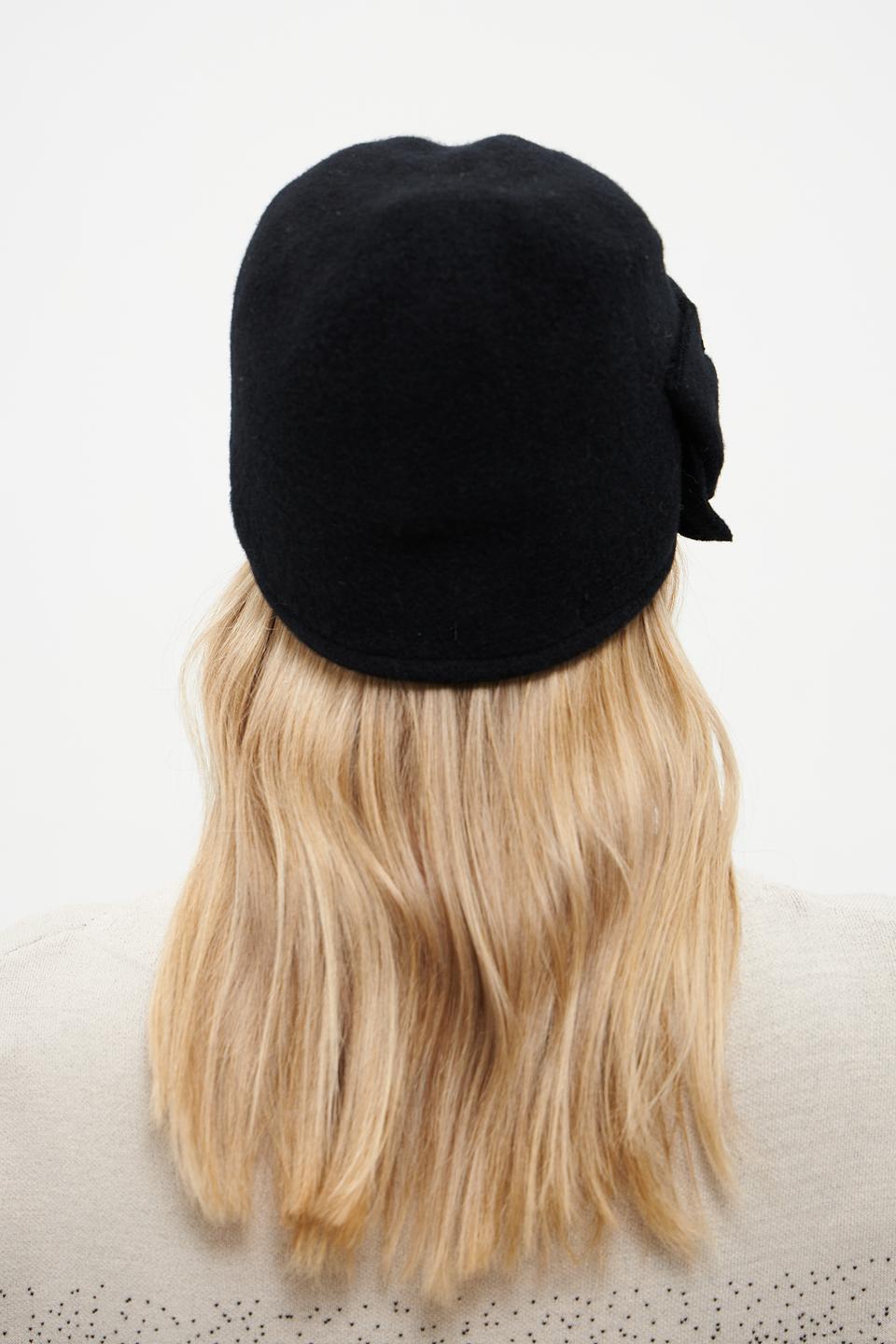 Шапка Seeberger с бантом чёрная