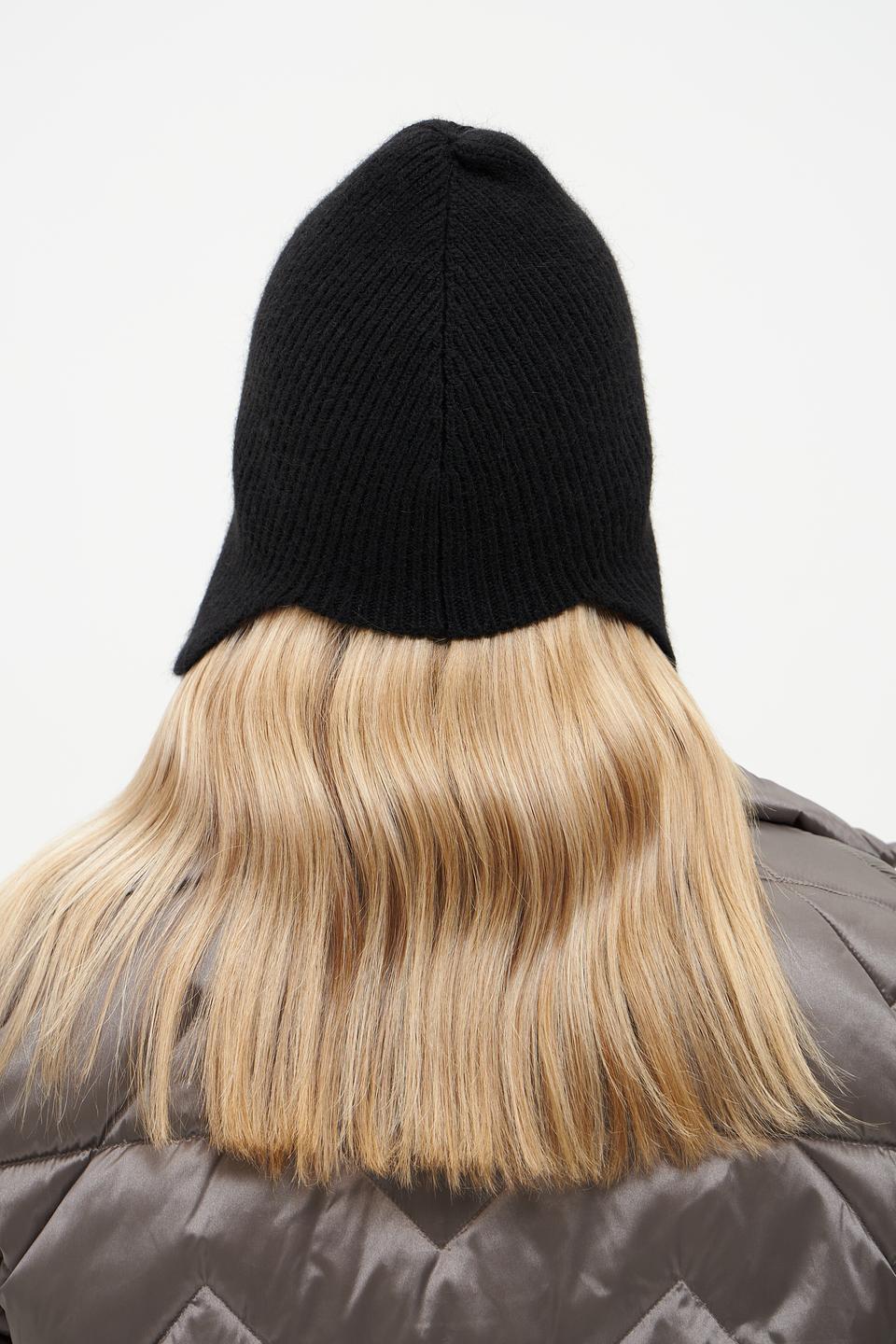 Шапка Marhatter с ушами чёрная