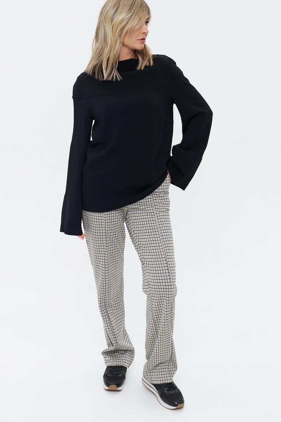 Пуловер Annette Gortz чёрный с рукавами-колокол