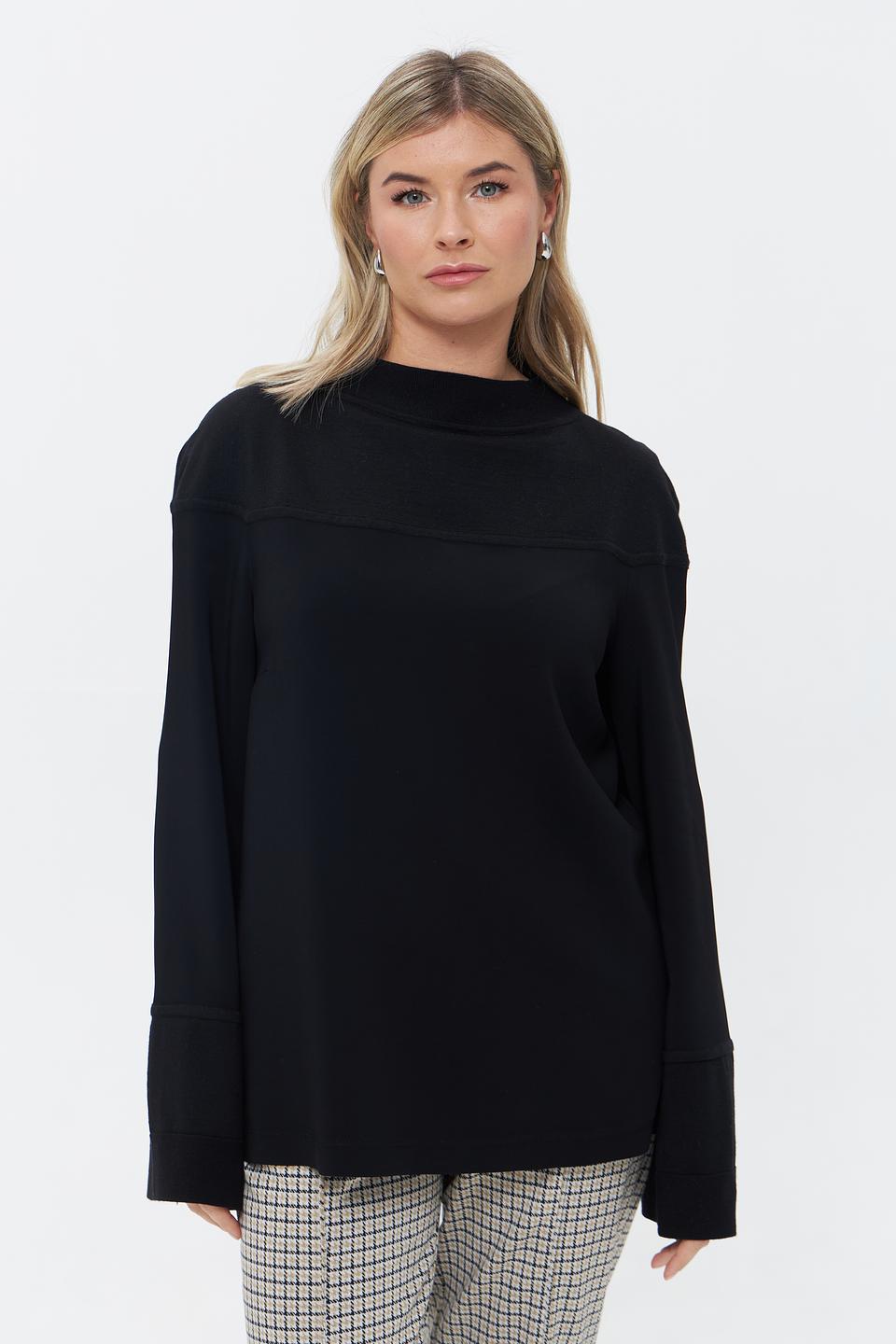 Пуловер Annette Gortz чёрный с рукавами-колокол