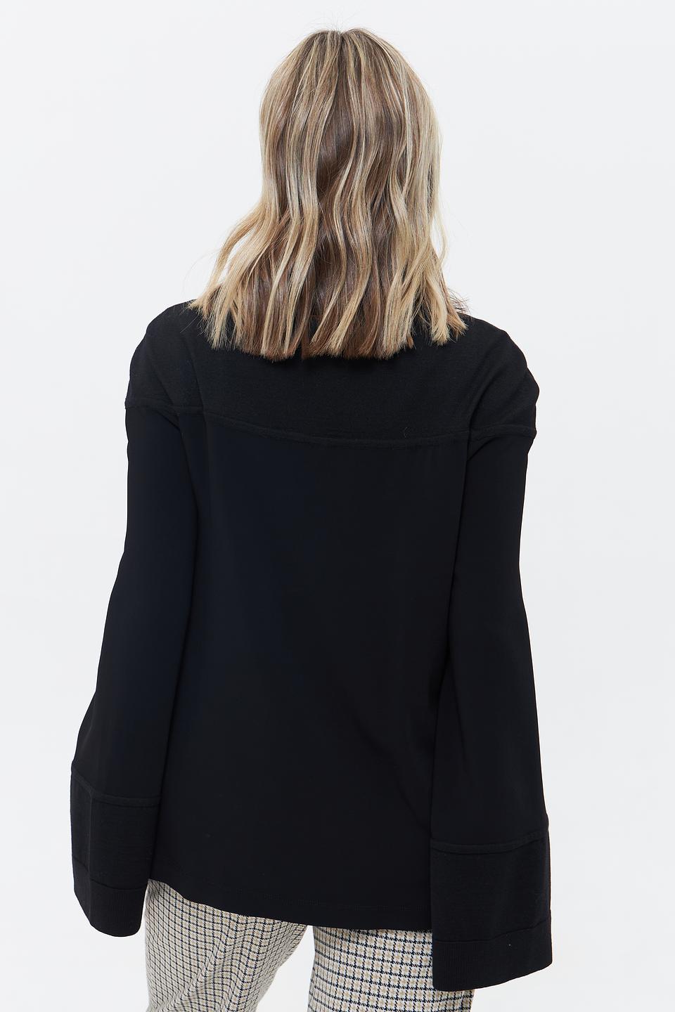 Пуловер Annette Gortz чёрный с рукавами-колокол