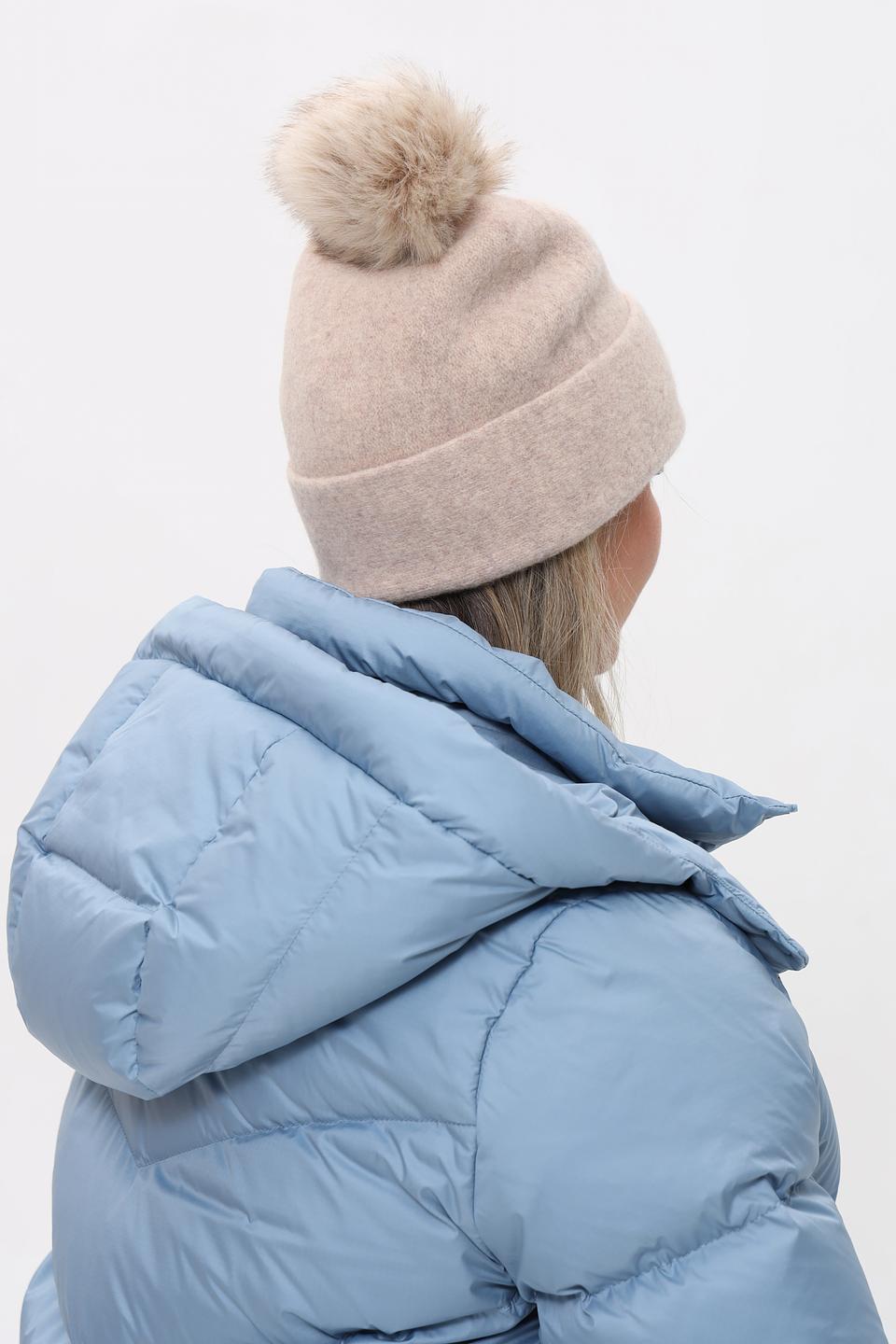 Шапка Marc Cain с помпоном бежевая