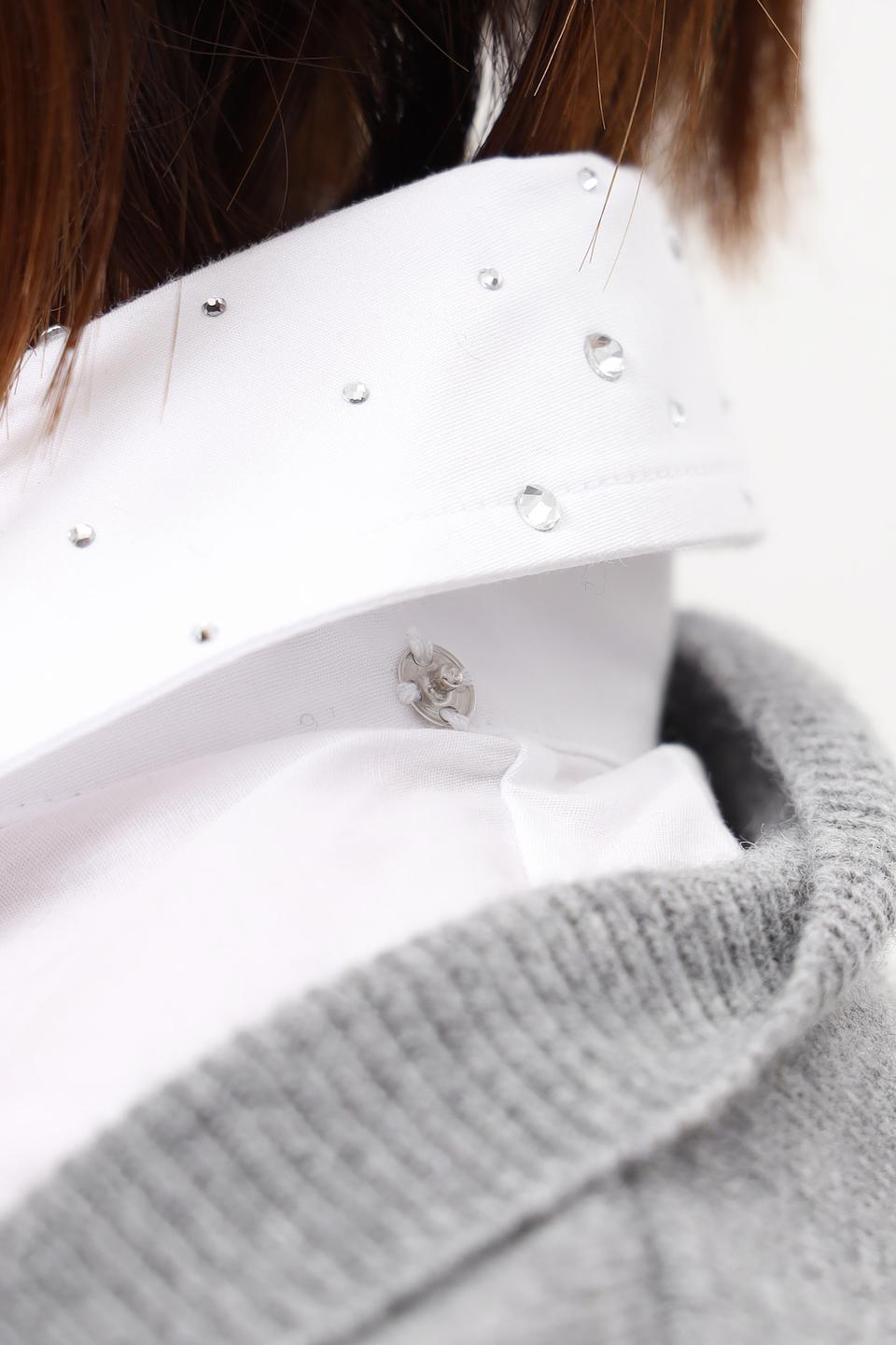 Блуза Margittes серая V-образный вырез