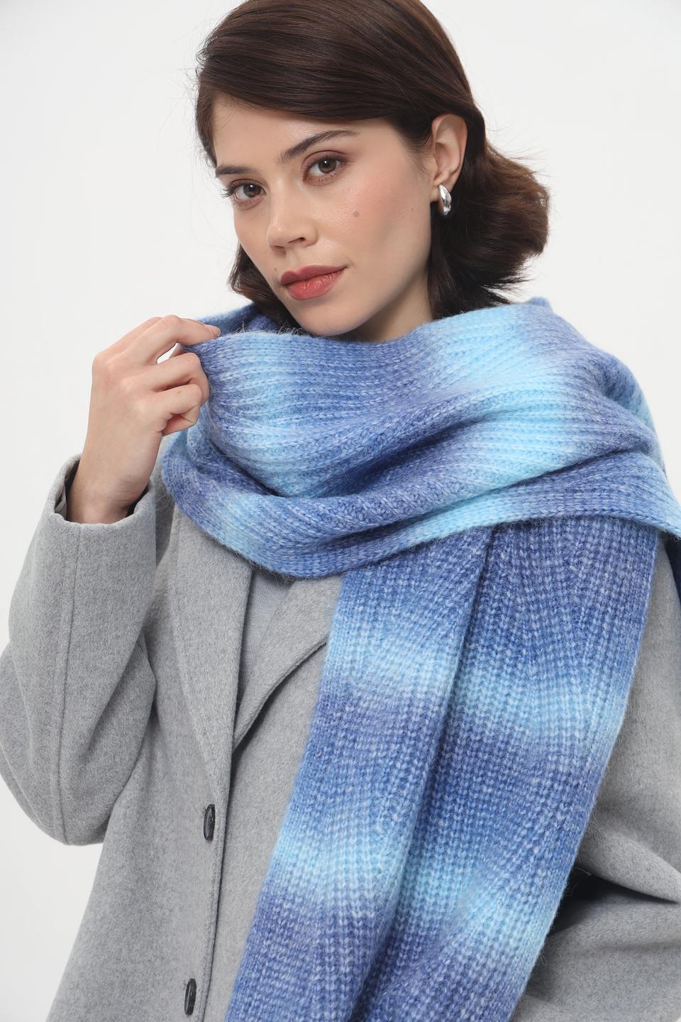 Шарф Seeberger вязаный голубой