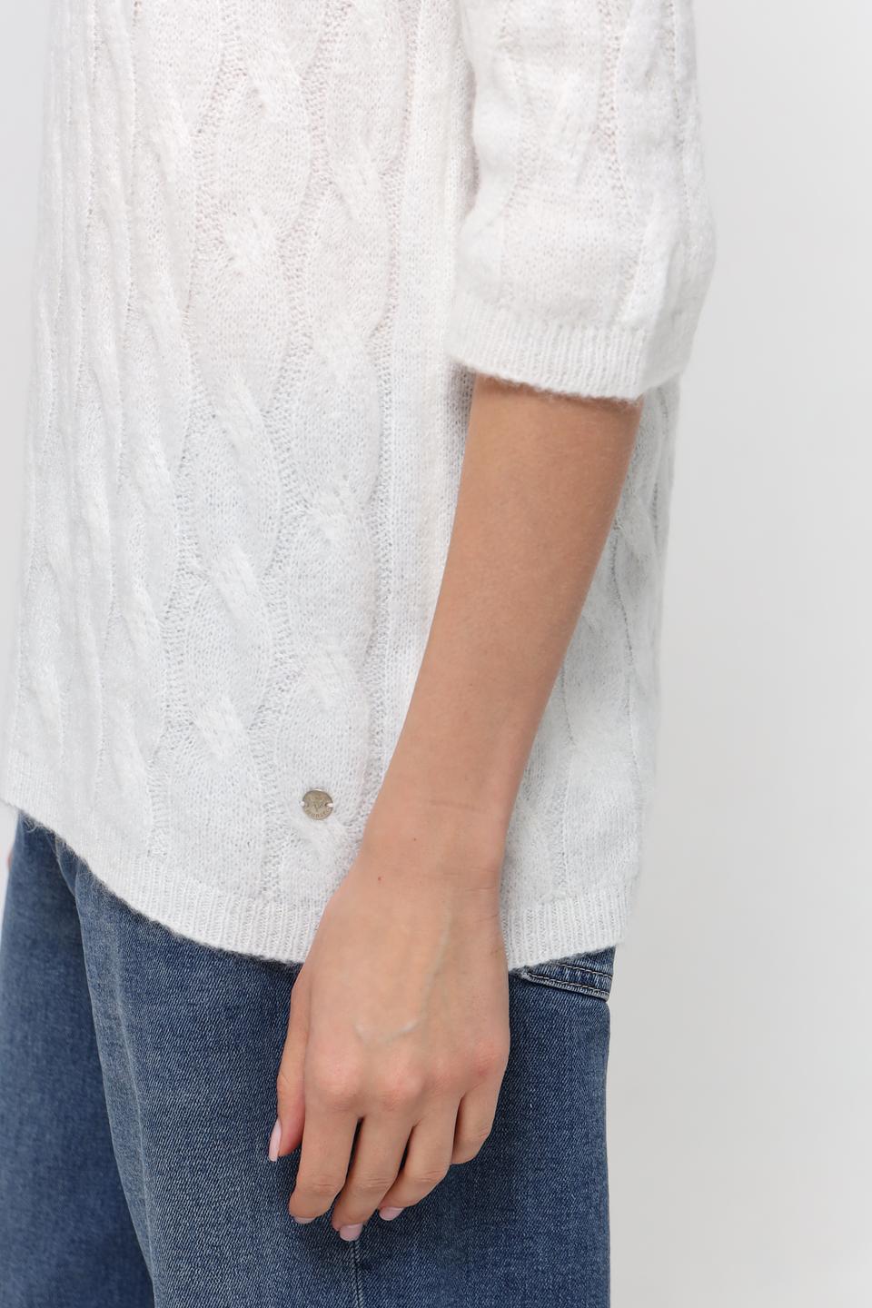 Пуловер Monari с косами молочный