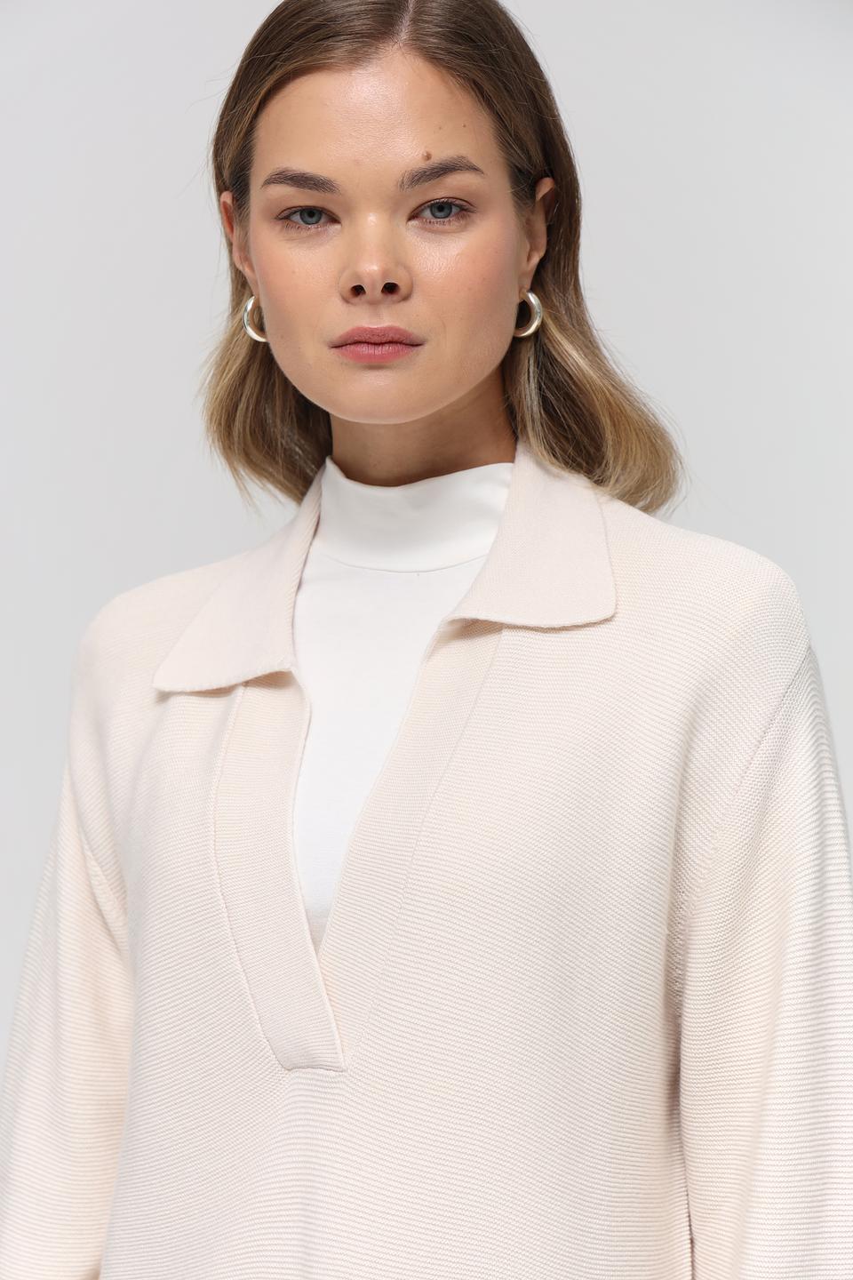 Пуловер Monari с воротником