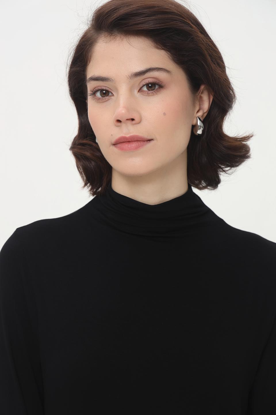 Пуловер Cinque с горлом черный