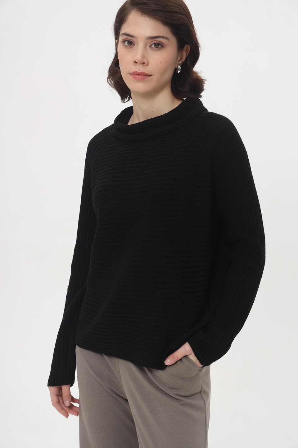 Пуловер Monari чёрный с горлом