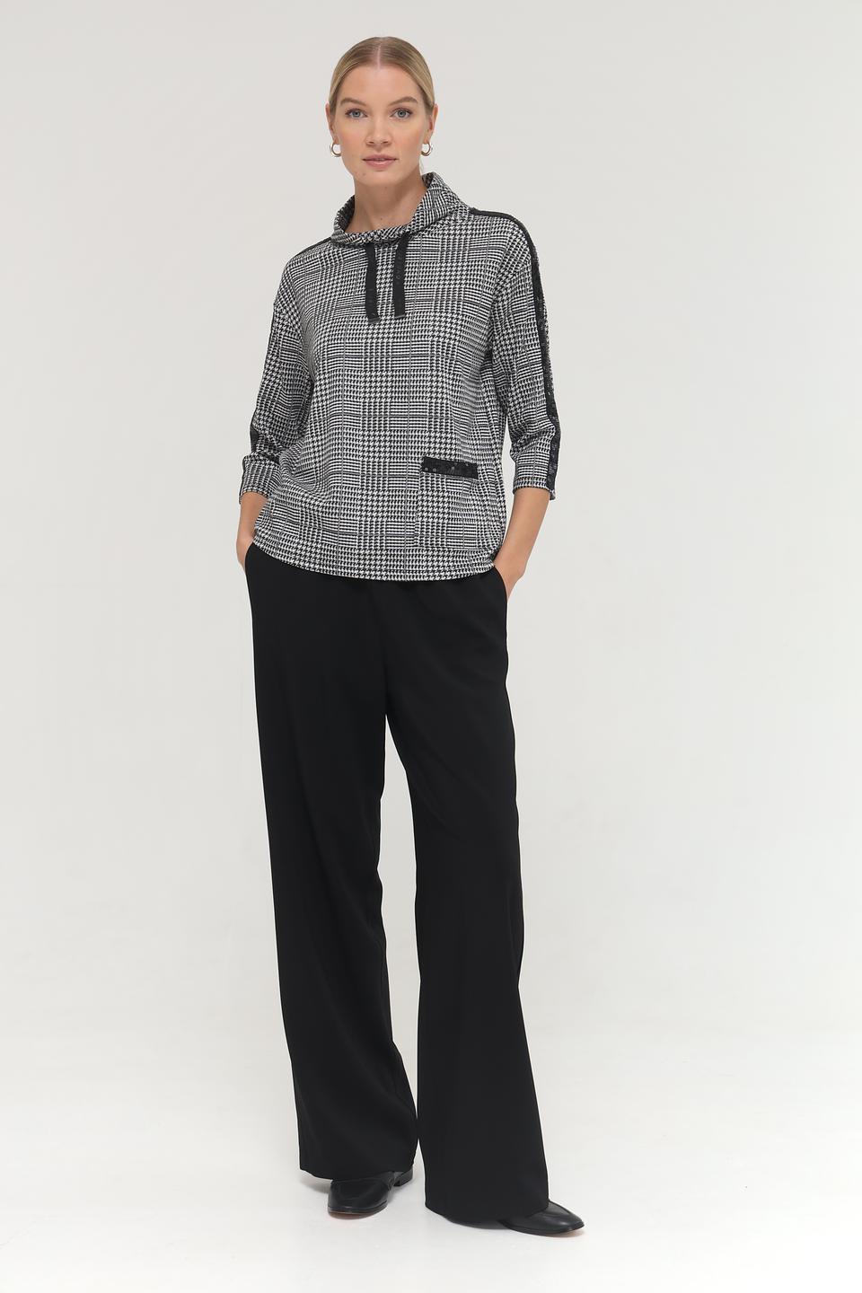 Пуловер Lebek в клетку с воротником