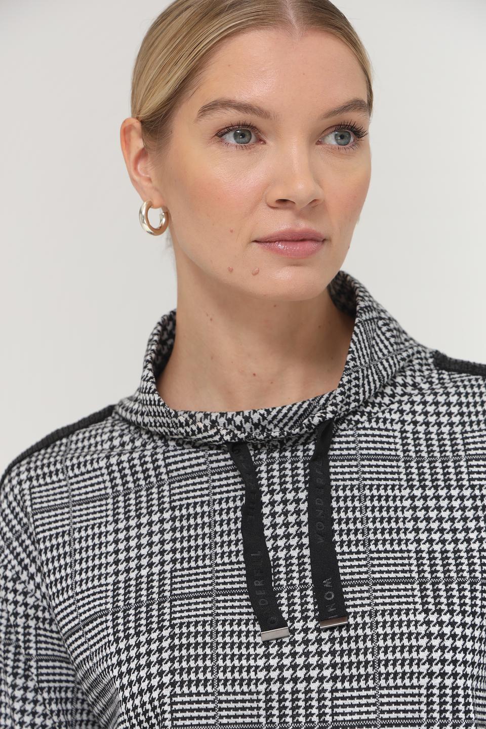 Пуловер Lebek в клетку с воротником