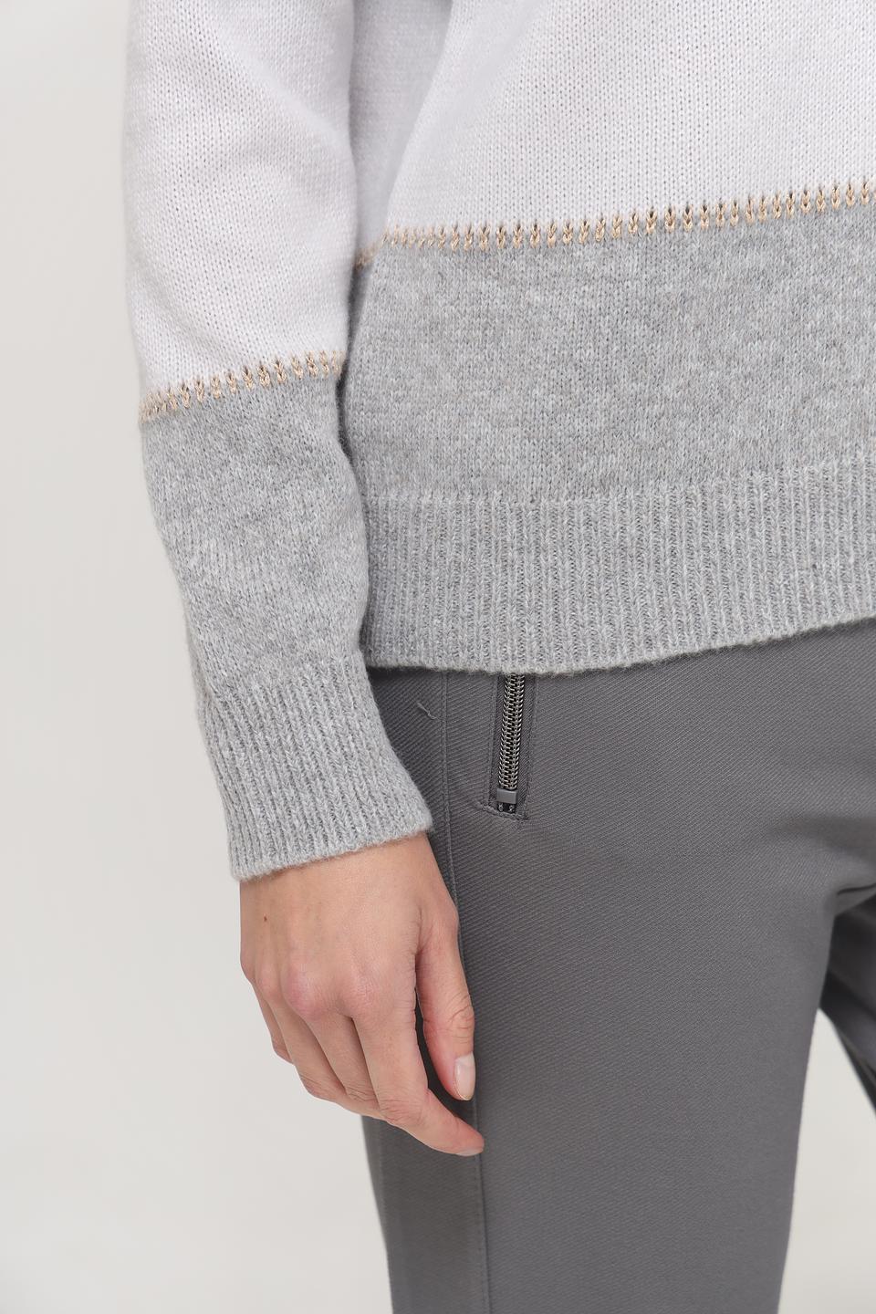 Пуловер Lebek полосатый серый