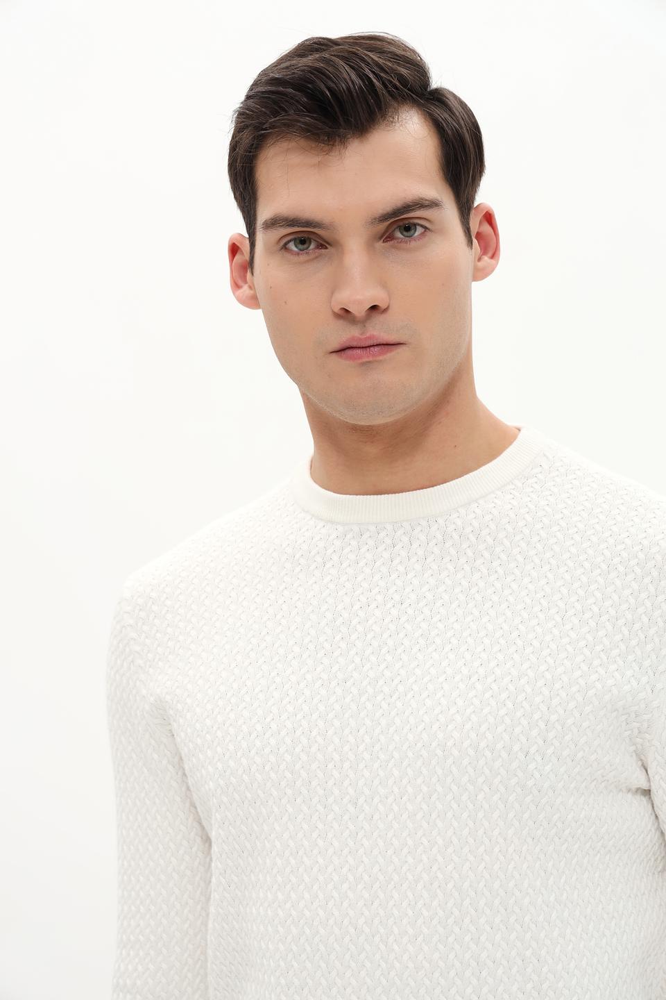 Джемпер Bugatti с текстурой