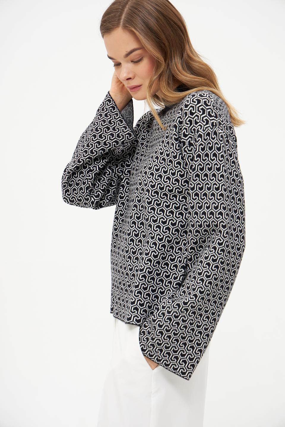 Пуловер Broadway с геометрическим принтом