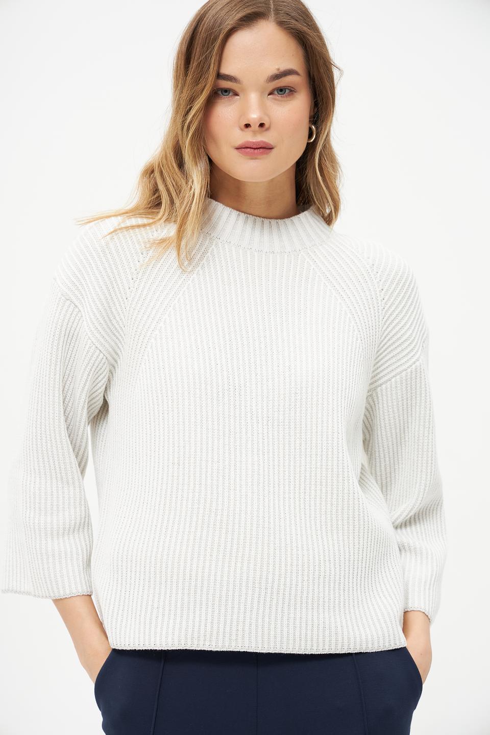 Пуловер Broadway с косами молочный