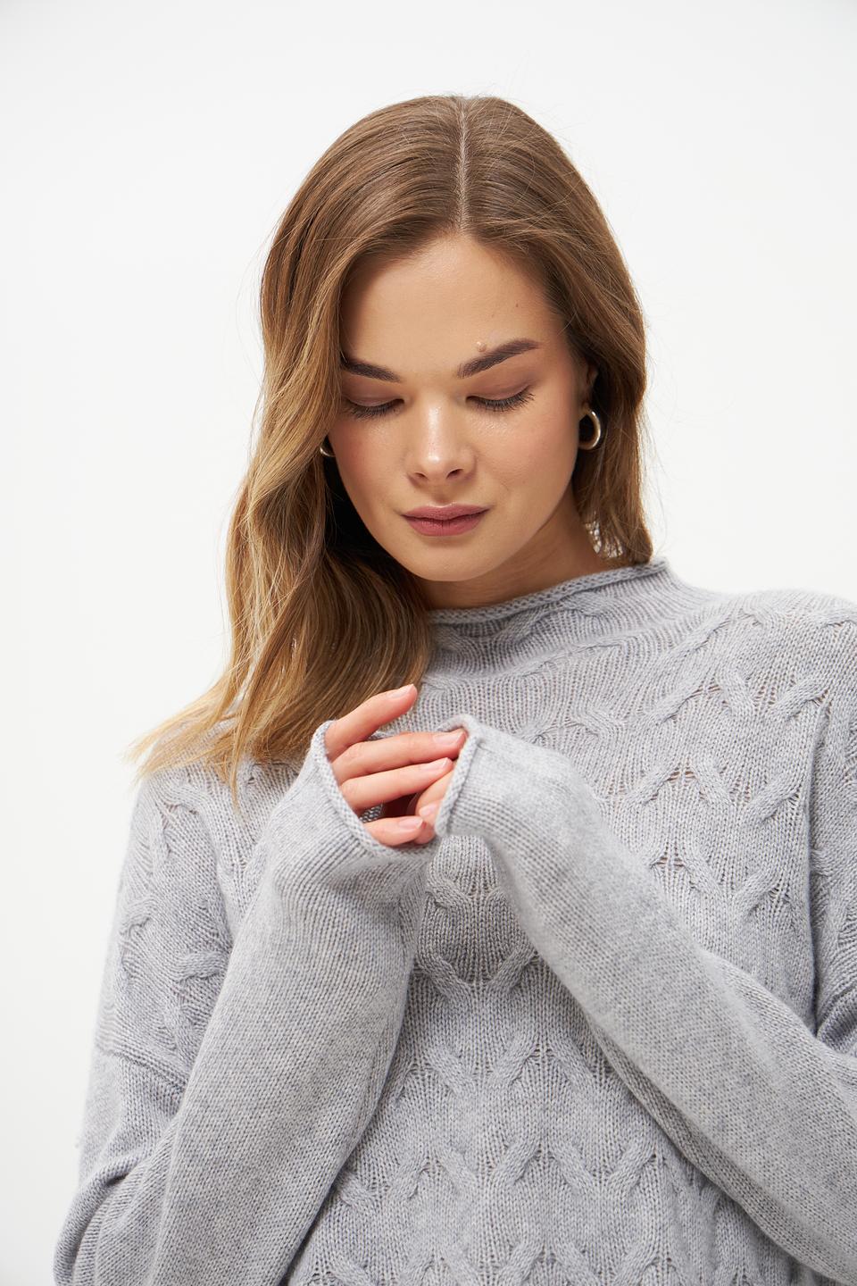 Пуловер Gerry Weber серый с косами