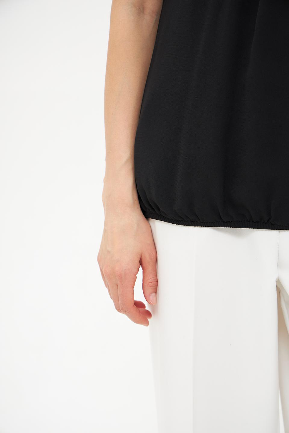 Футболка Bianca с цепью черная