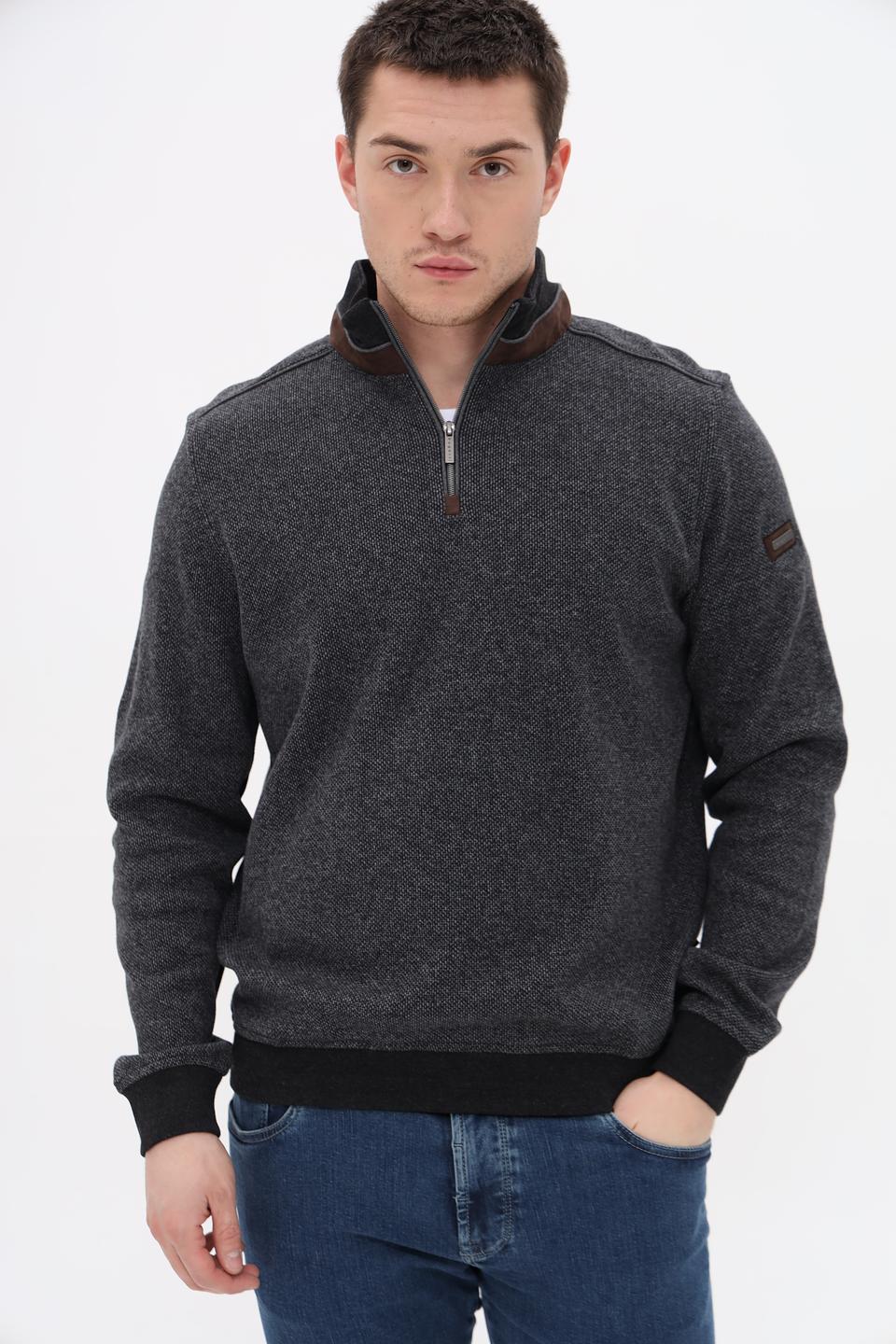 Джемпер Bugatti с воротом