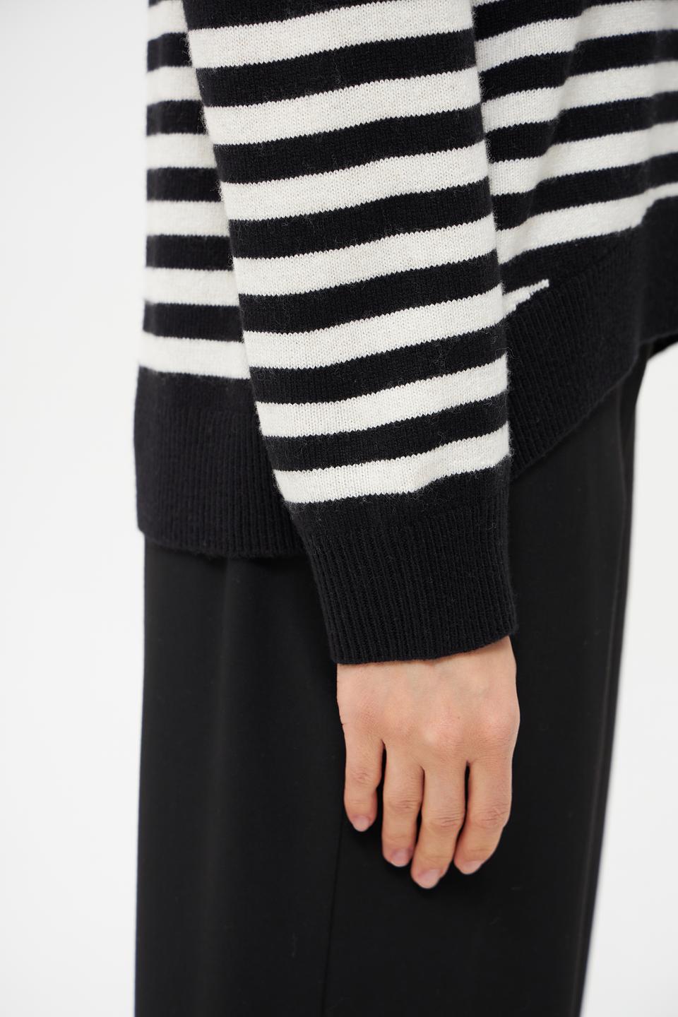 Пуловер Oui в полоску