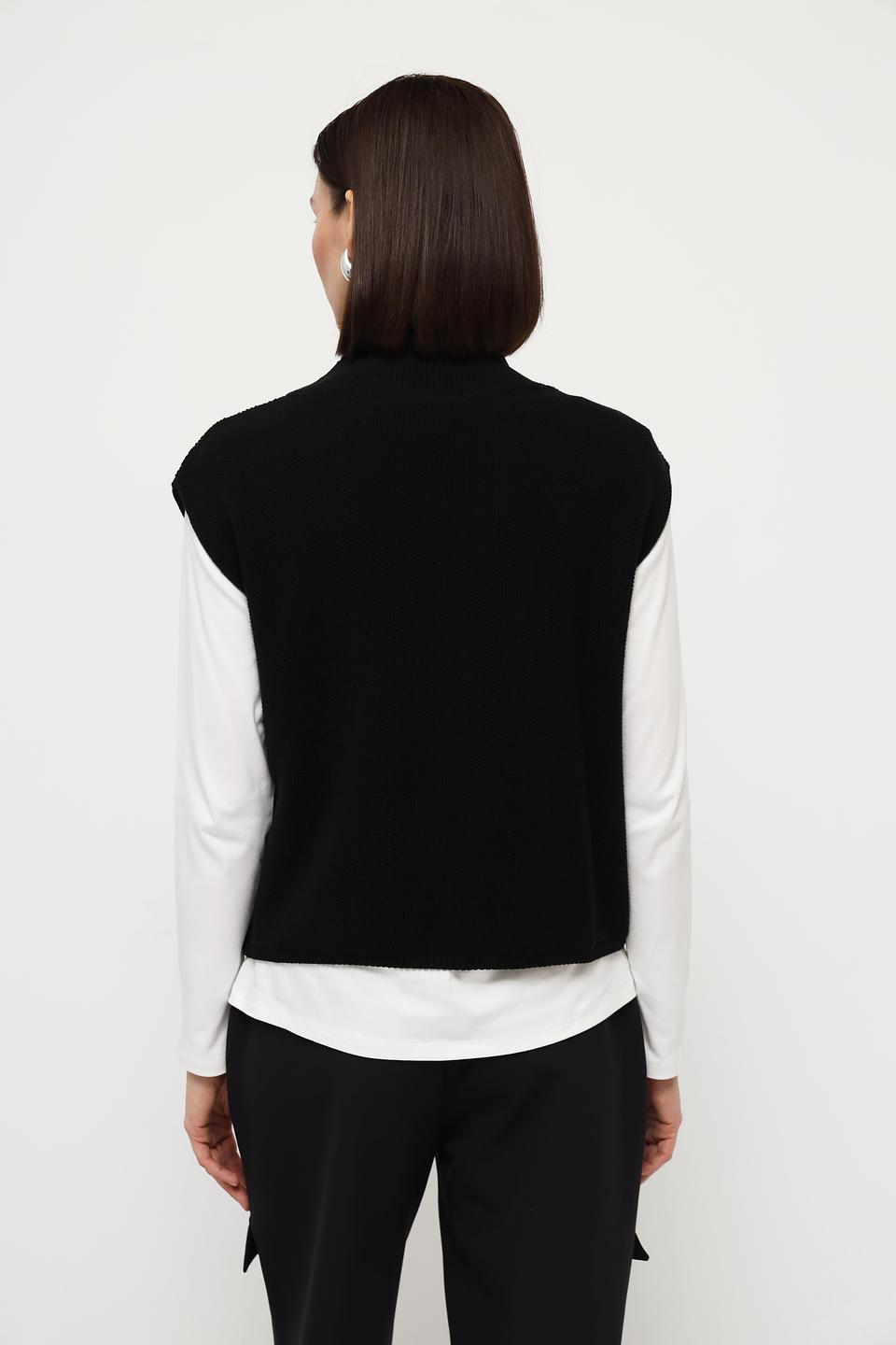 Жилет Monari с декоративной вышивкой