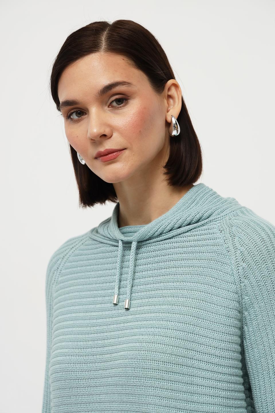Пуловер Monari с воротником-хомутом мятный