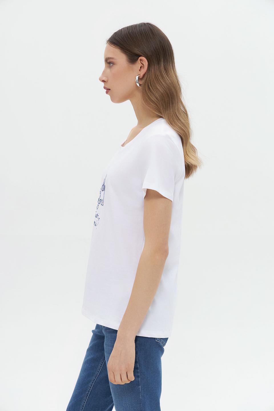 Футболка More and More с вышивкой