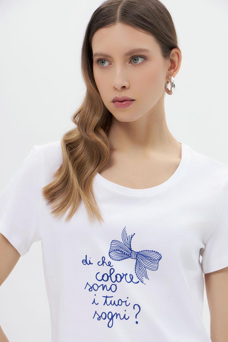 Футболка More and More с вышивкой