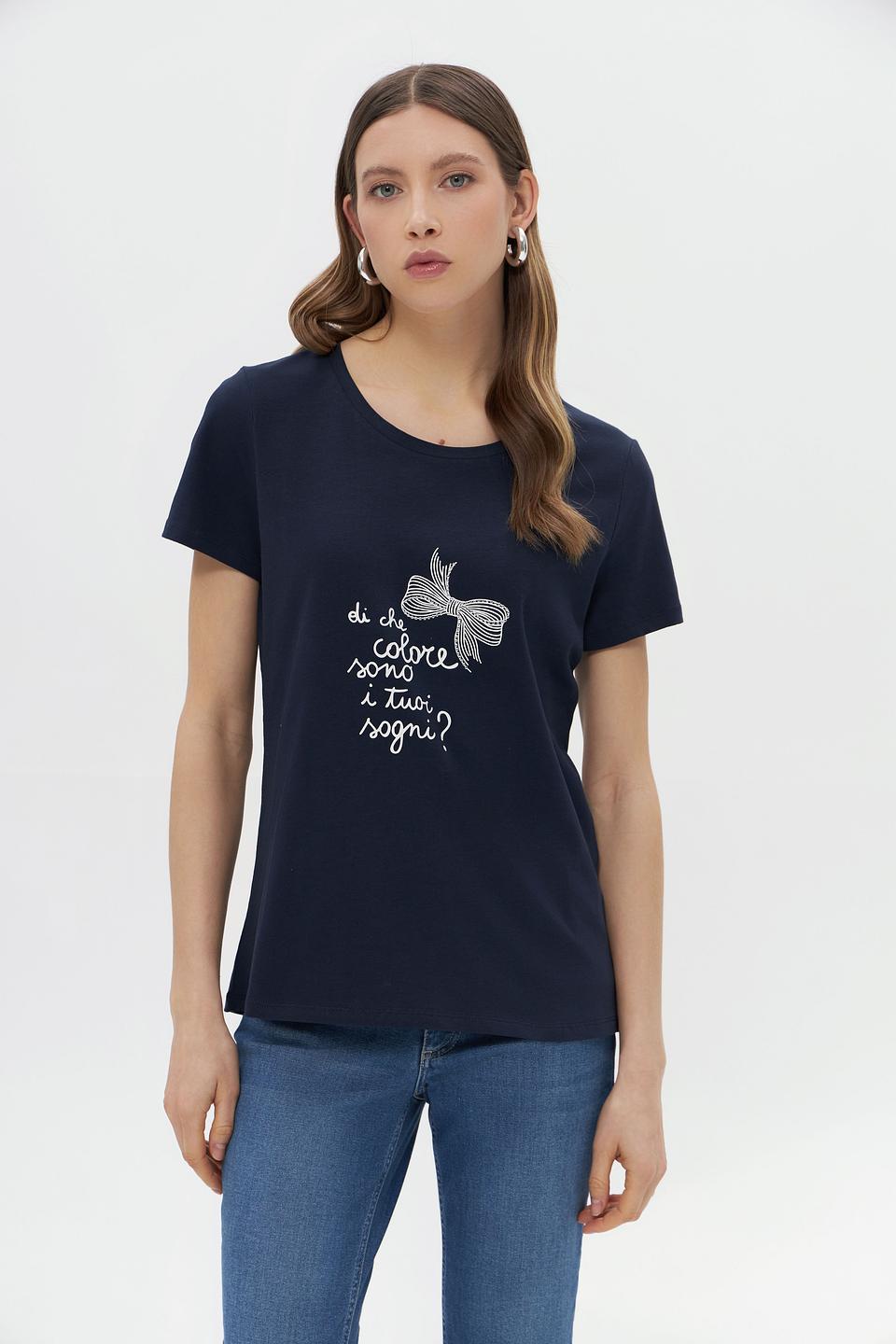 Футболка More and More с бантом