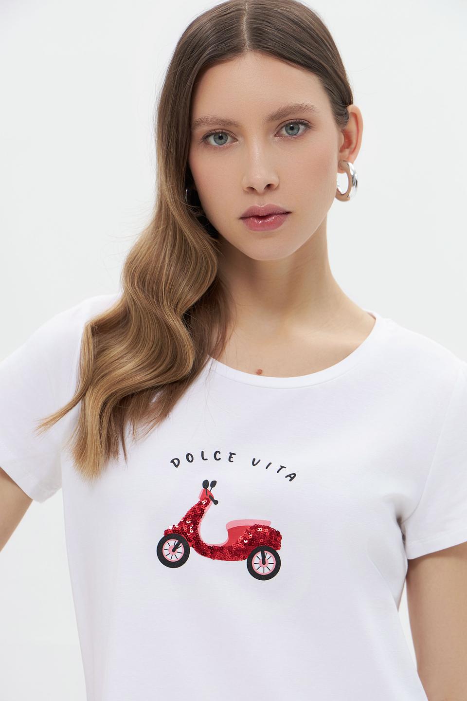 Футболка More and More с принтом