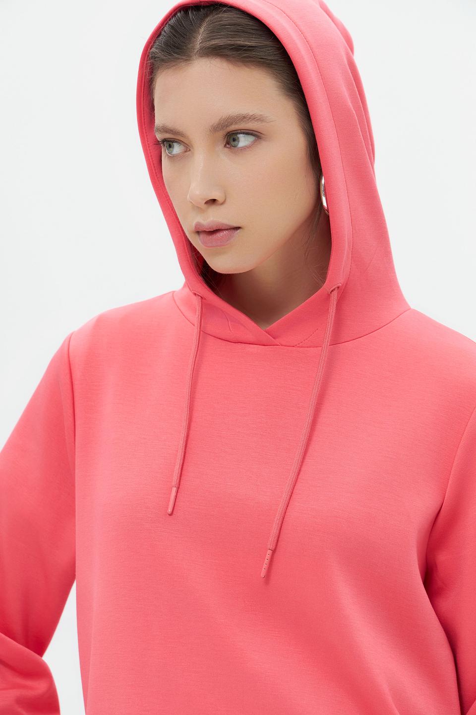 Пуловер Broadway кораллового цвета с капюшоном