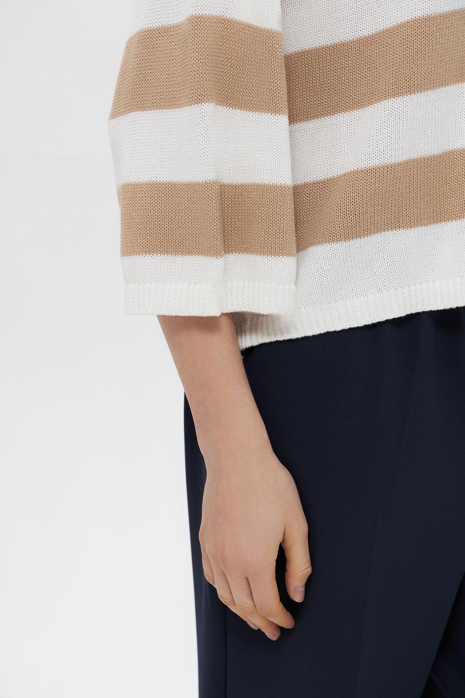 Пуловер Broadway в полоску бежевый