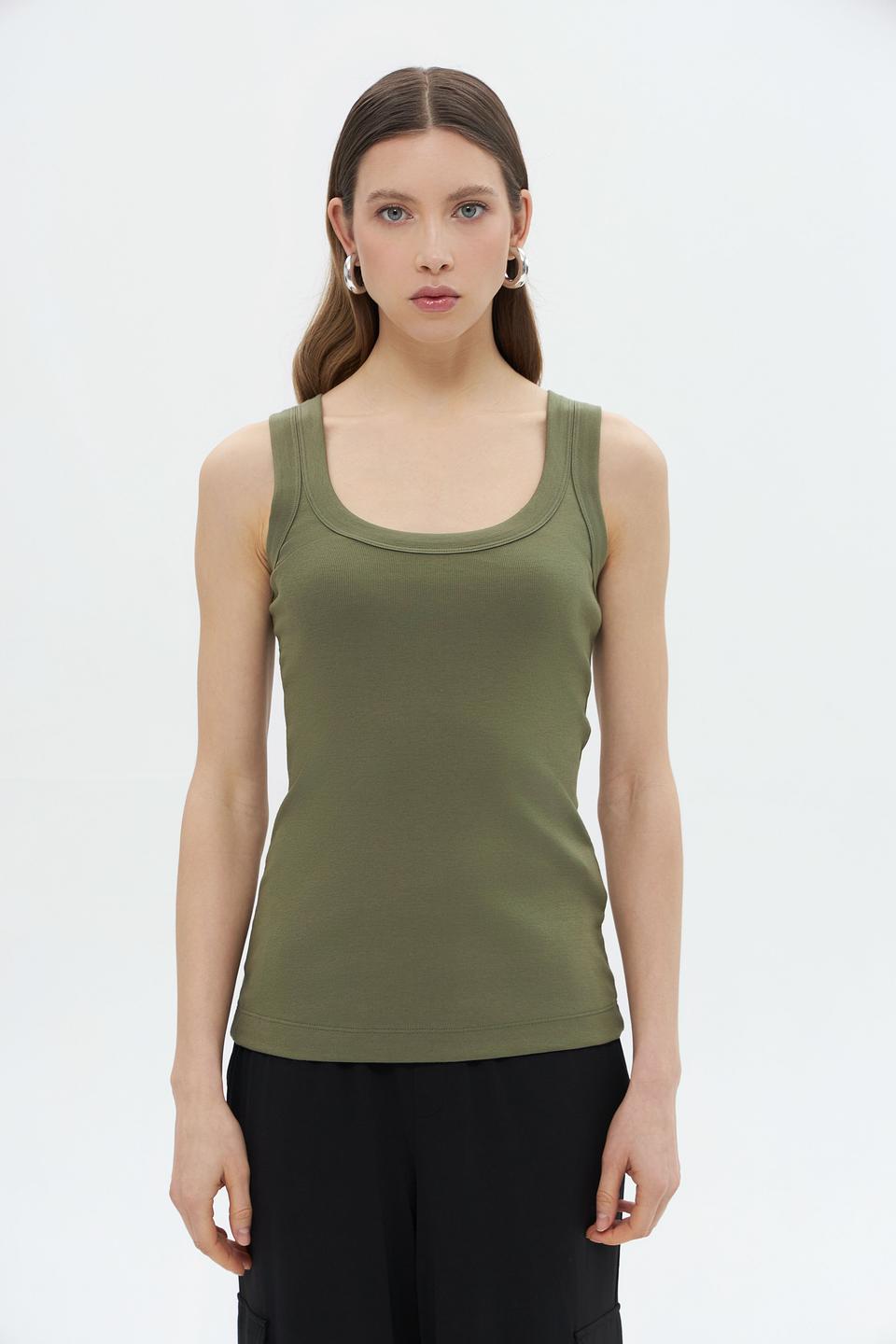 Топ Marc Cain хаки