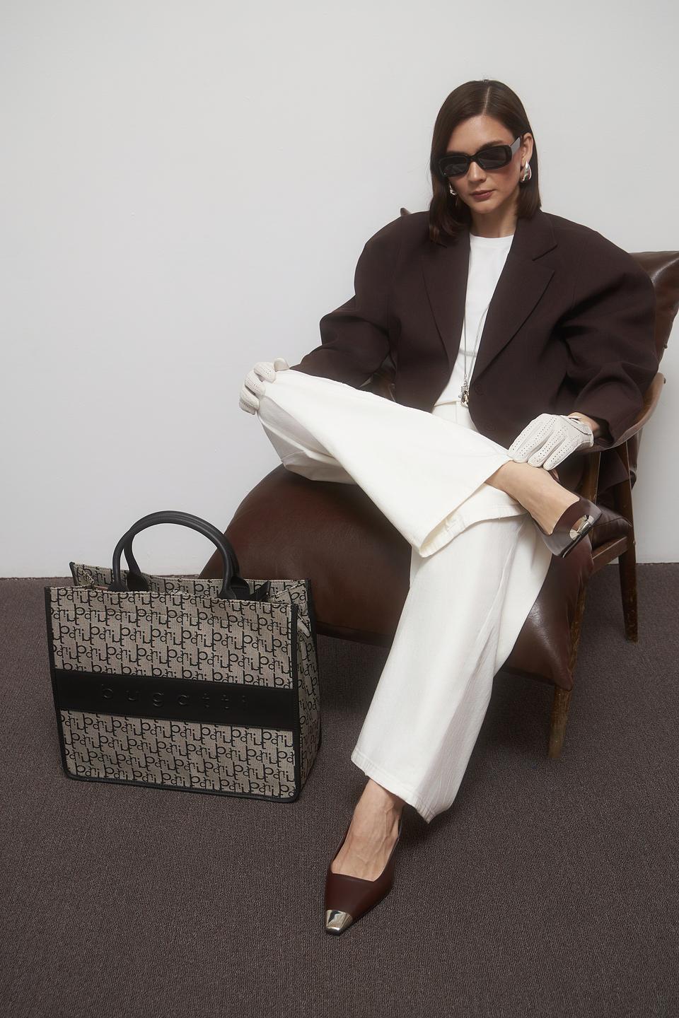 Сумка Bugatti с логотипом чёрная