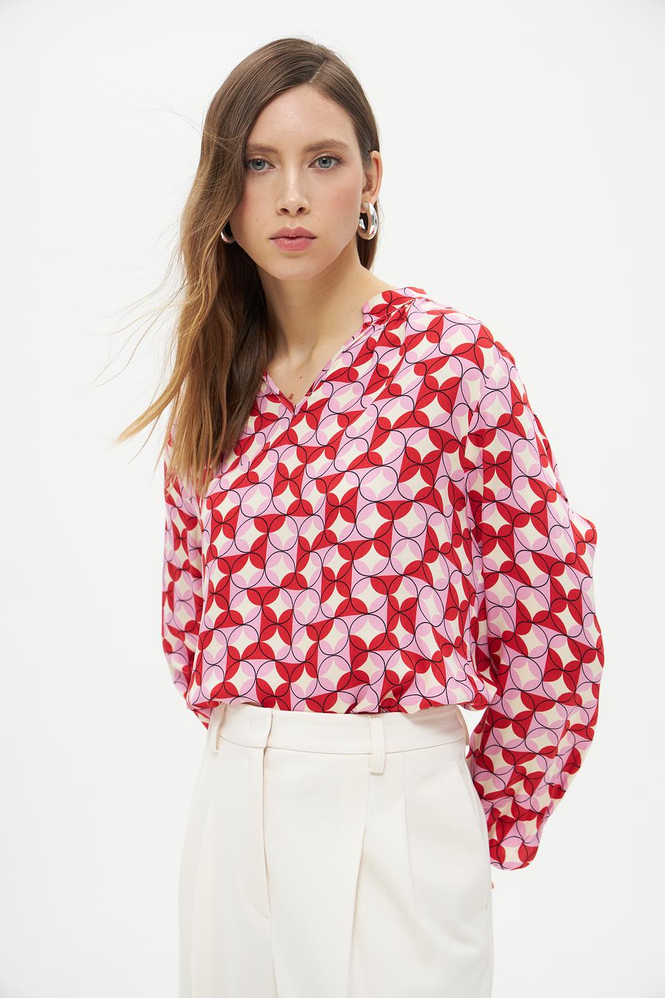 Блузка More and More с принтом красный