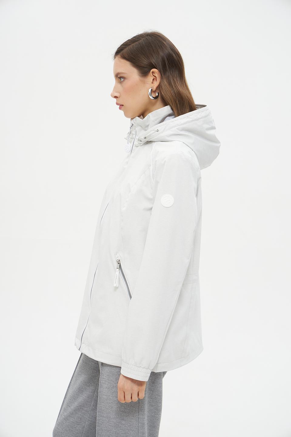 Куртка District женская светло-серая