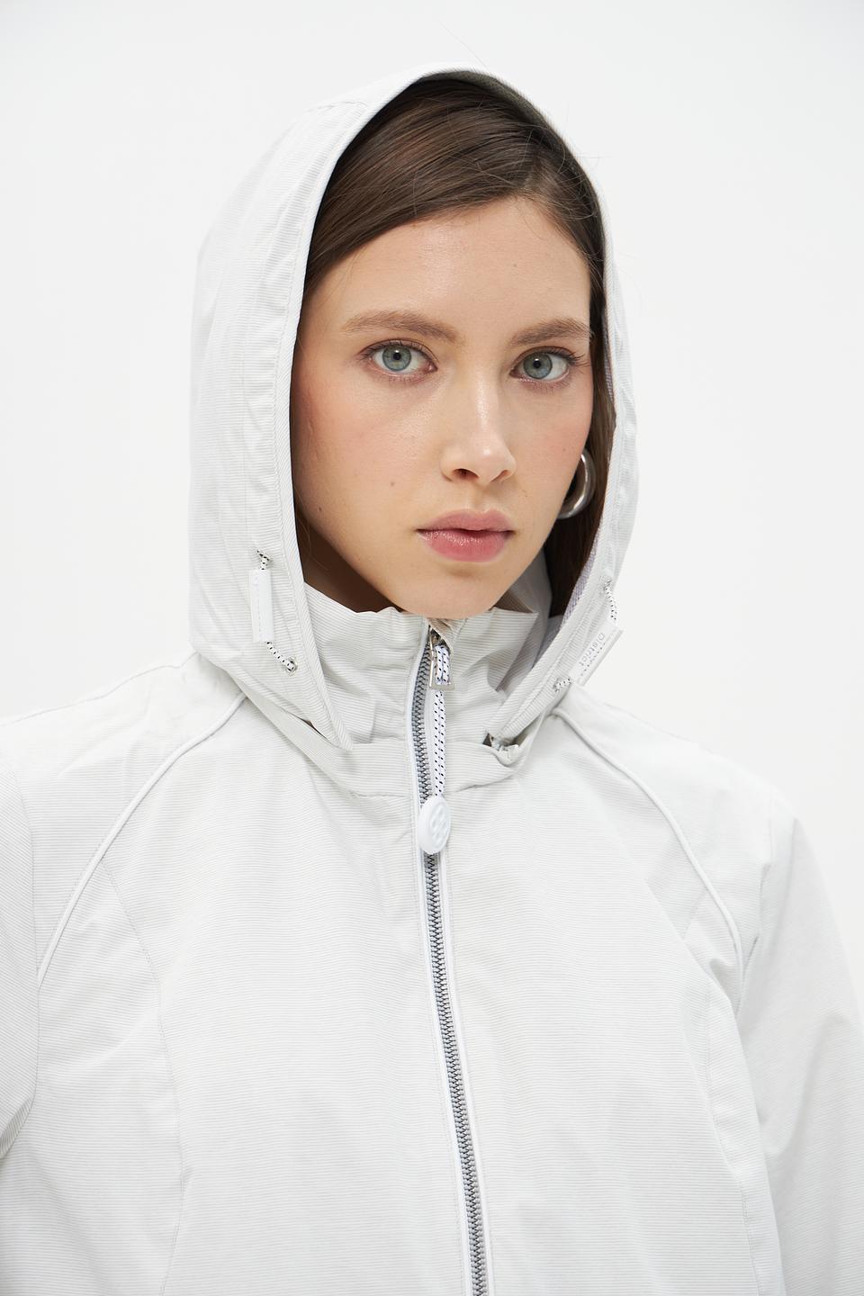 Куртка District женская светло-серая