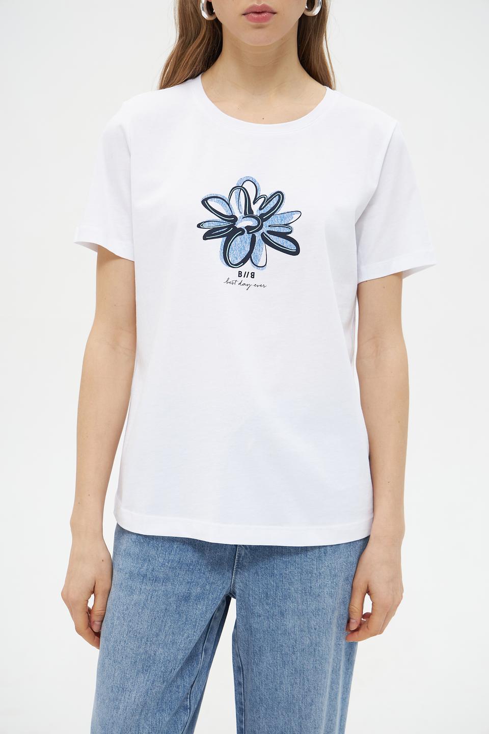 Футболка Bianca с цветком белый