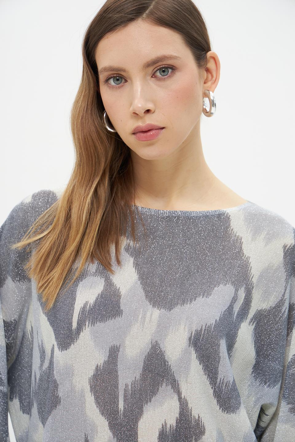 Пуловер Lecomte с принтом серый