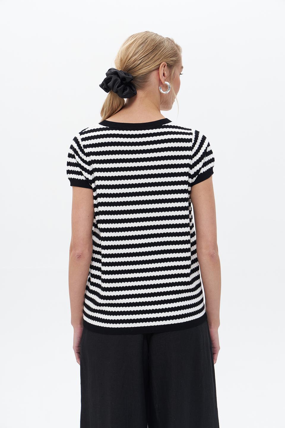 Пуловер UNQ в полоску чёрно-белый